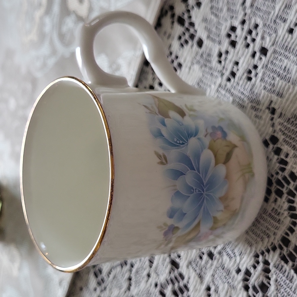 English Fine Bone China Mug, blue flowers, Design CROWN TRENT